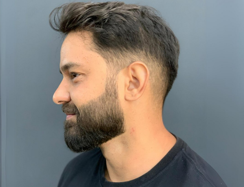 Corte degradê masculino feito na barbearia em Belo Horizonte
